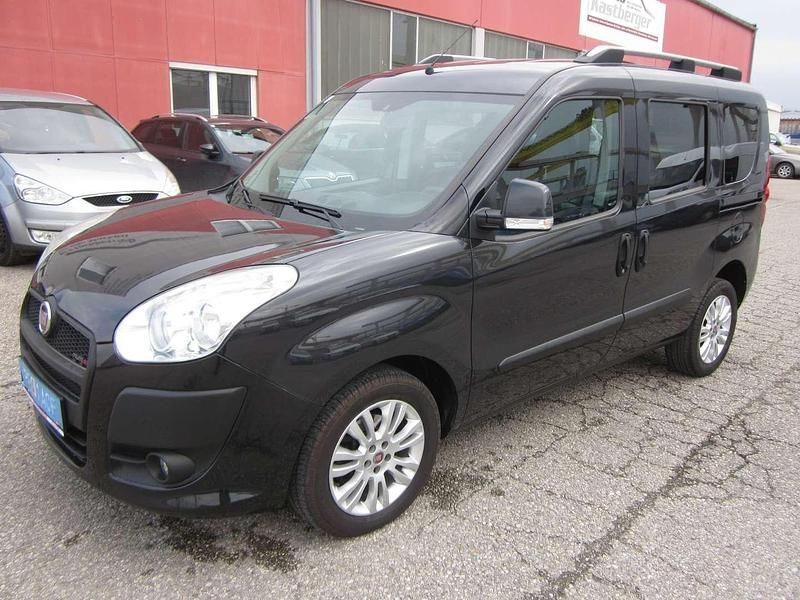 Schwarz Gebraucht 2014 Fiat Doblò Van / Kleinbus | € 7.290 (Fairer Preis) - Bild 1/4