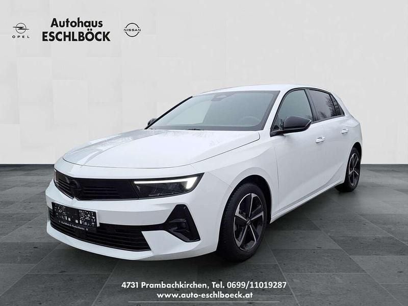 Weiß Gebraucht 2024 Opel Astra Limousine | € 24.990 (Guter Preis) - Bild 1/4