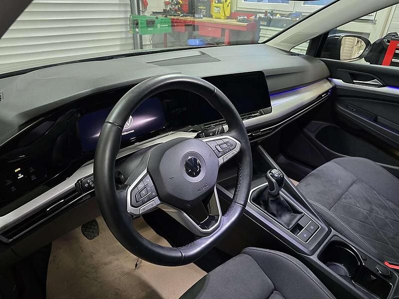 Gebraucht VW Golf VIII Life 116 PS (85 kW) 2022 Schwarz Kombi