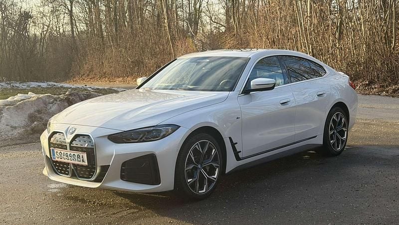 Weiß Gebraucht 2022 BMW i4 M Sport Limousine | € 39.950 (Teuer) - Bild 1/4