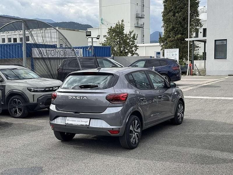 Neu Dacia Sandero Expression 91 PS (66 kW) 2025 Grau Kleinwagen