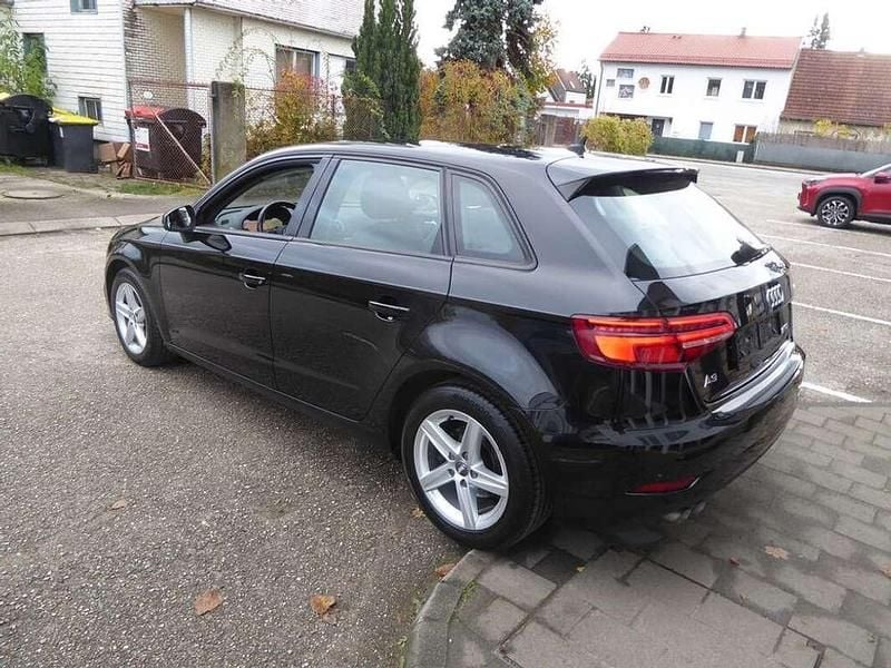 Gebraucht Audi A3 150 PS (110 kW) 2019 Schwarz Limousine