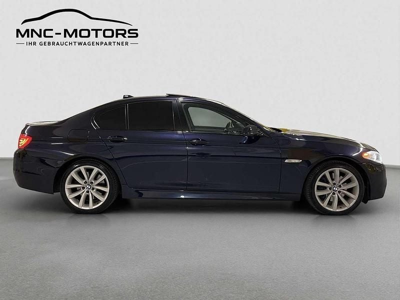 Gebraucht BMW 530 Sport Line 258 PS (189 kW) 2013 Blau Limousine