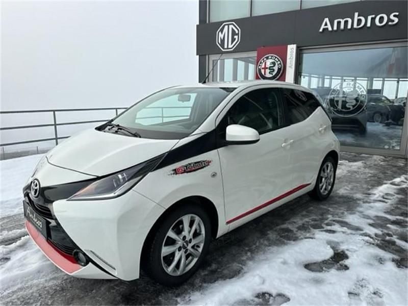 Gebraucht Toyota Aygo 82 PS (60 kW) 2018 Weiß Kleinwagen