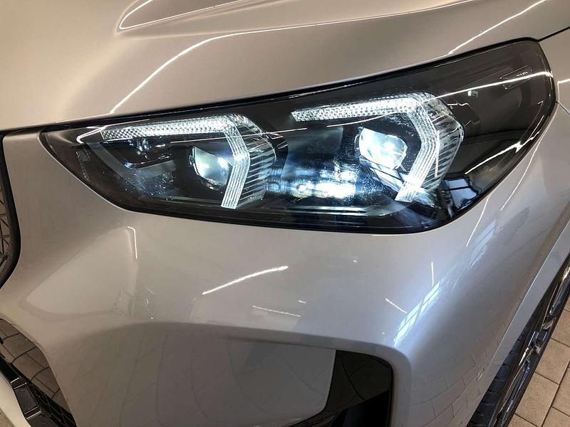 Gebraucht BMW iX1 200 kW (272 PS) 2024 Spacesilber SUV