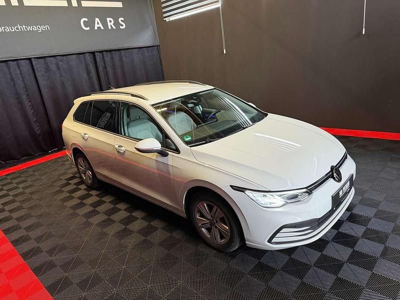 Gebraucht VW Golf VIII Life 116 PS (85 kW) 2023 Weiß Kombi