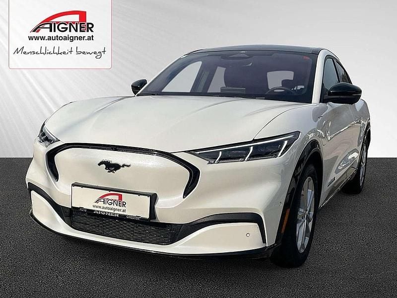 Weiß Gebraucht 2023 Ford Mustang Mach-E Extended Range SUV | € 52.500 - Bild 1/4