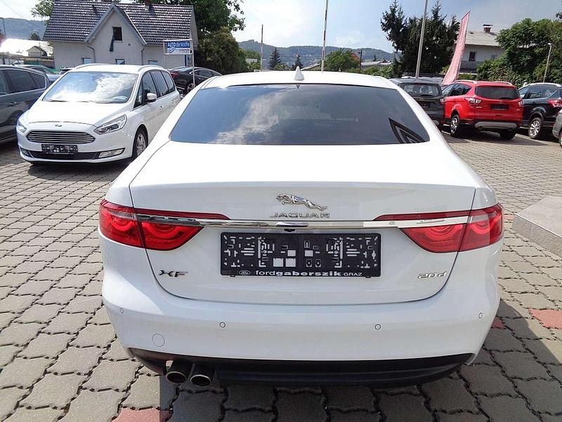 Gebraucht Jaguar XF Prestige 180 PS (132 kW) 2018 Weiß Limousine