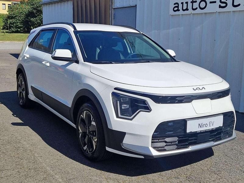 Weiß Neu 2025 Kia e-Niro Silver SUV | € 36.800 (Etwas zu teuer) - Bild 1/4