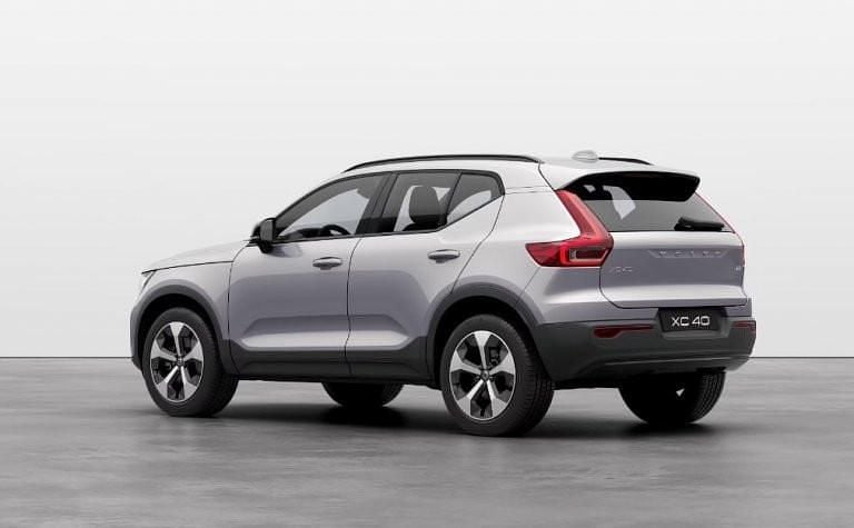 Gebraucht Volvo XC40 Plus 163 PS (119 kW) 2024 Silber SUV
