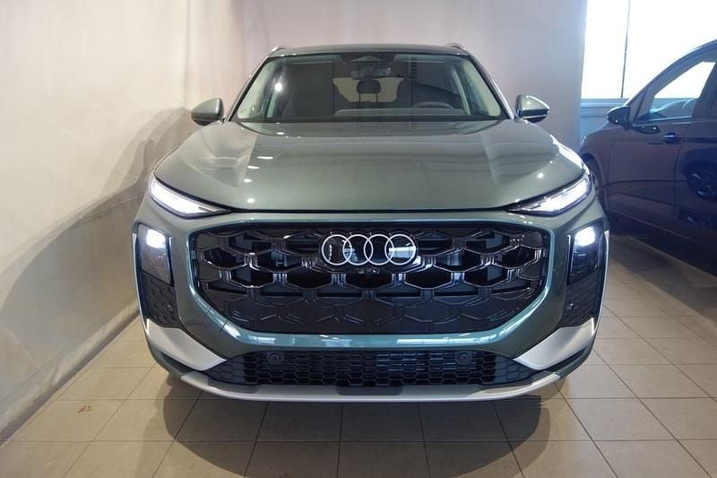 Neu Audi Q3 204 PS (150 kW) 2026 Dunkelgrün metallic SUV