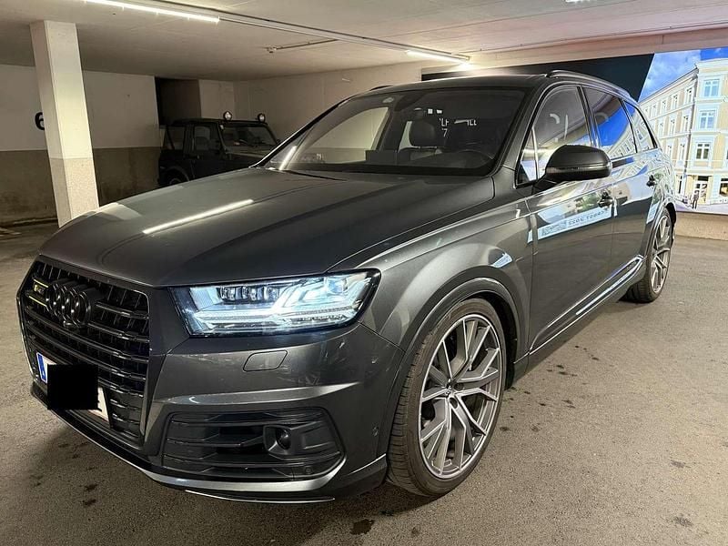 Grau Gebraucht 2017 Audi SQ7 Design SUV | € 65.000 - Bild 1/4