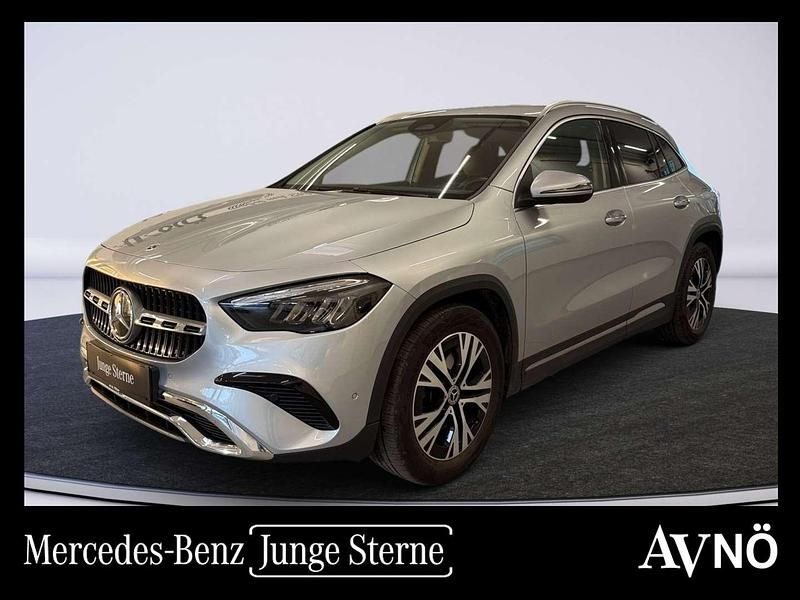Gebraucht Mercedes GLA200 150 PS (110 kW) 2024 Silber SUV