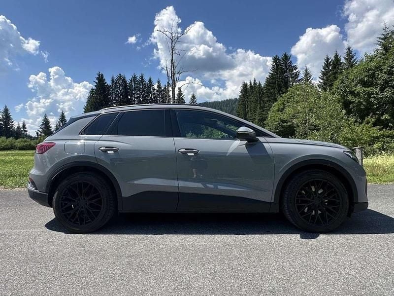 Gebraucht Audi Q4 Sportback e-tron Black Edition 125 kW (170 PS) 2021 Grau SUV