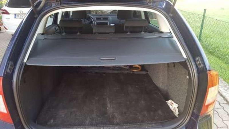 Gebraucht Skoda Octavia Elegance 105 PS (77 kW) 2010 Blau Kombi