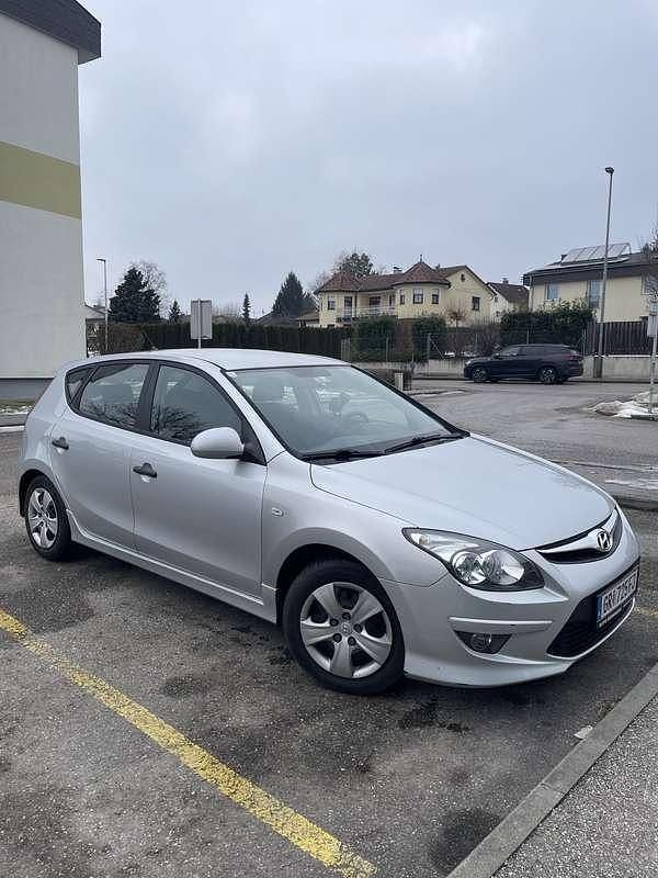 Gebraucht Hyundai i30 Comfort 109 PS (80 kW) 2010 Limousine