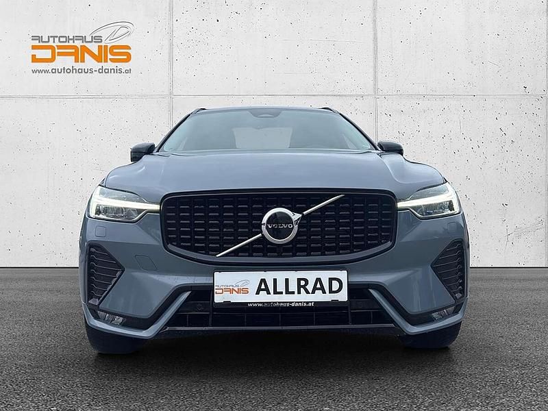 Gebraucht Volvo XC60 Plus 197 PS (144 kW) 2023 Grau SUV