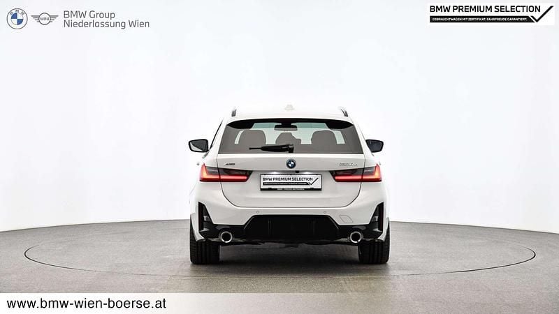 Gebraucht BMW 330e Efficient Dynamics 292 PS (214 kW) 2024 Weiß Kombi