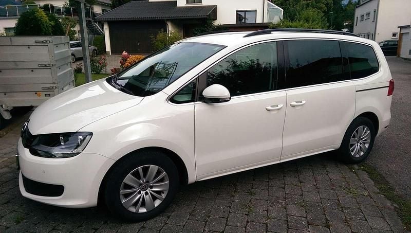 Gebraucht VW Sharan Comfortline 140 PS (102 kW) 2010 Weiß Van / Kleinbus
