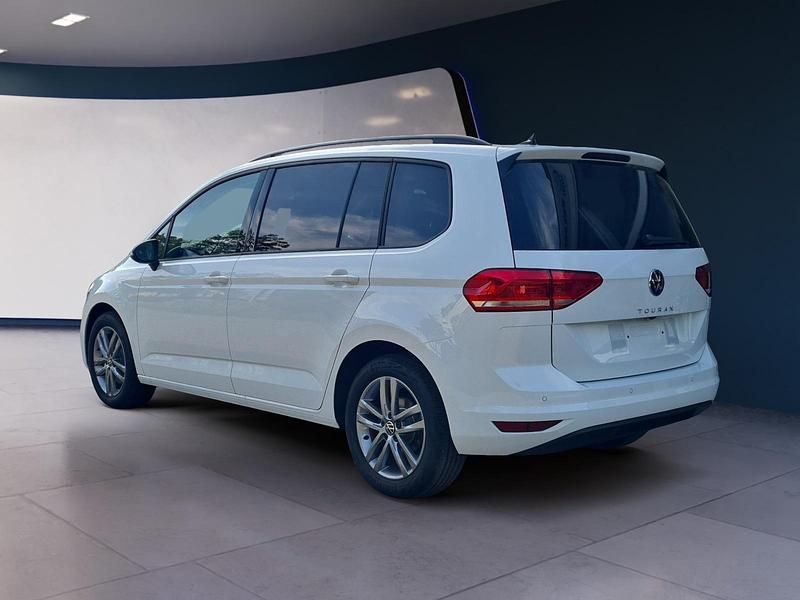 Neu VW Touran Comfortline 150 PS (110 kW) 2025 Weiß Van / Kleinbus