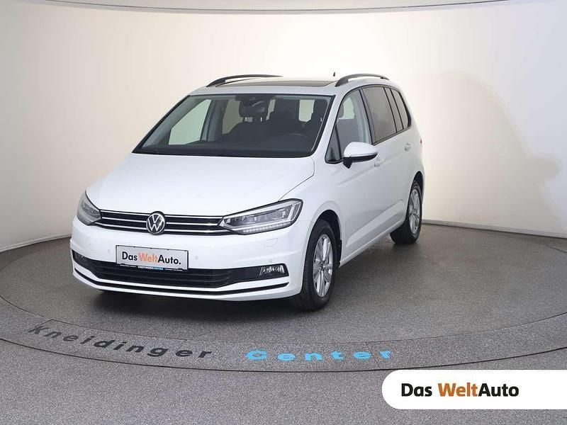 Gebraucht VW Touran Comfortline 150 PS (110 kW) 2022 Weiß Van / Kleinbus