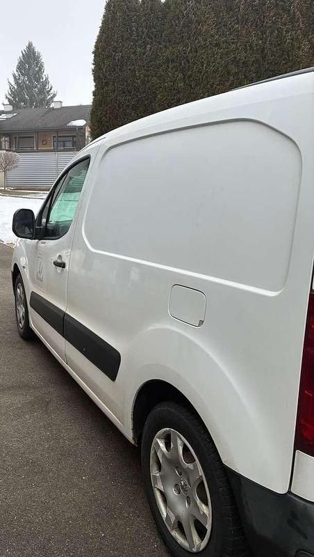 Gebraucht Peugeot Partner 69 PS (50 kW) 2012 Van / Kleinbus
