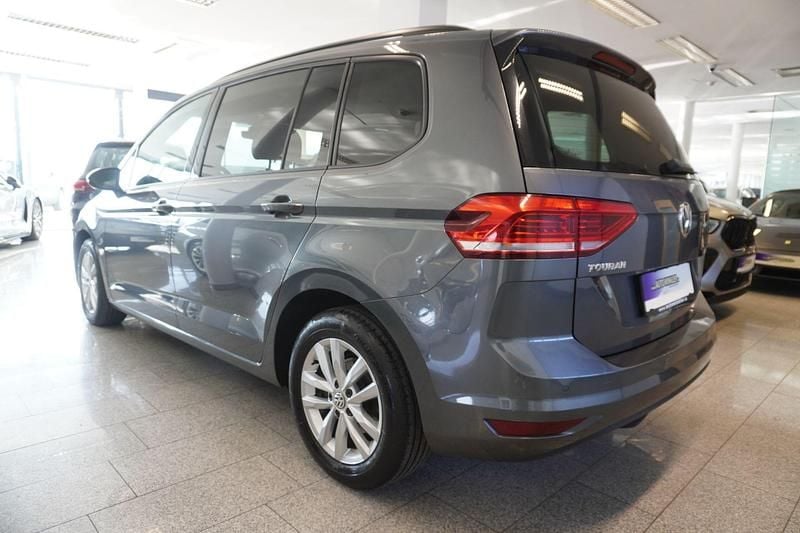 Gebraucht VW Touran Comfortline 116 PS (85 kW) 2019 Silber Van / Kleinbus