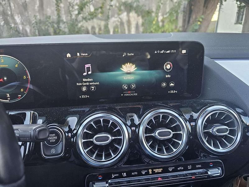 Gebraucht Mercedes B220 190 PS (139 kW) 2020 Schwarz Van / Kleinbus