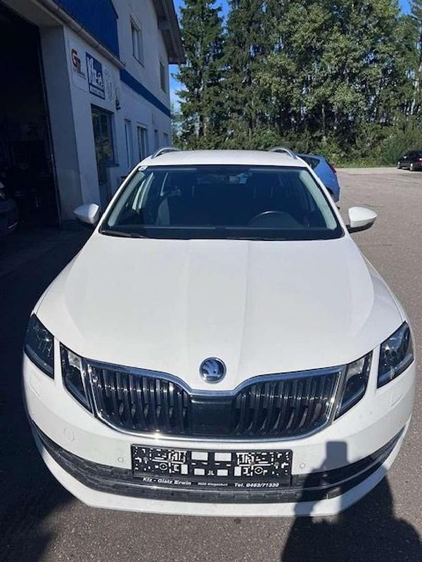 Weiß Gebraucht 2018 Skoda Octavia Style Kombi | € 11.000 (Superpreis) - Bild 1/4