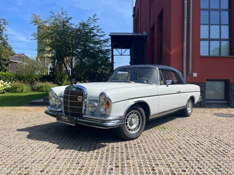 Weiß Gebraucht 1968 Mercedes 280 SE Cabrio | € 144.900 - Bild 1/4