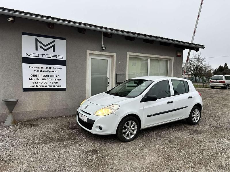Gebraucht Renault Clio II 75 PS (55 kW) 2011 Weiß Limousine