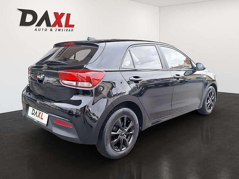 Gebraucht Kia Rio 84 PS (61 kW) 2022 Schwarz Limousine