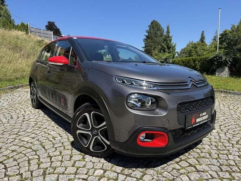 Grau Gebraucht 2019 Citroën C3 Shine Limousine | € 9.690 (Guter Preis) - Bild 1/4