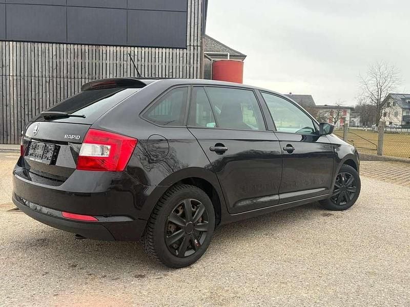 Gebraucht Skoda Rapid Ambition 86 PS (63 kW) 2015 Schwarz Kleinwagen