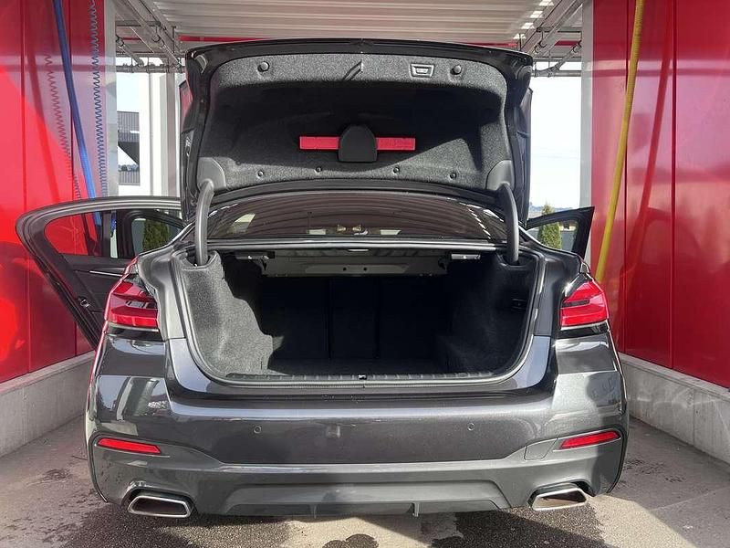 Gebraucht BMW 520 M Sport 190 PS (139 kW) 2021 Grau Limousine