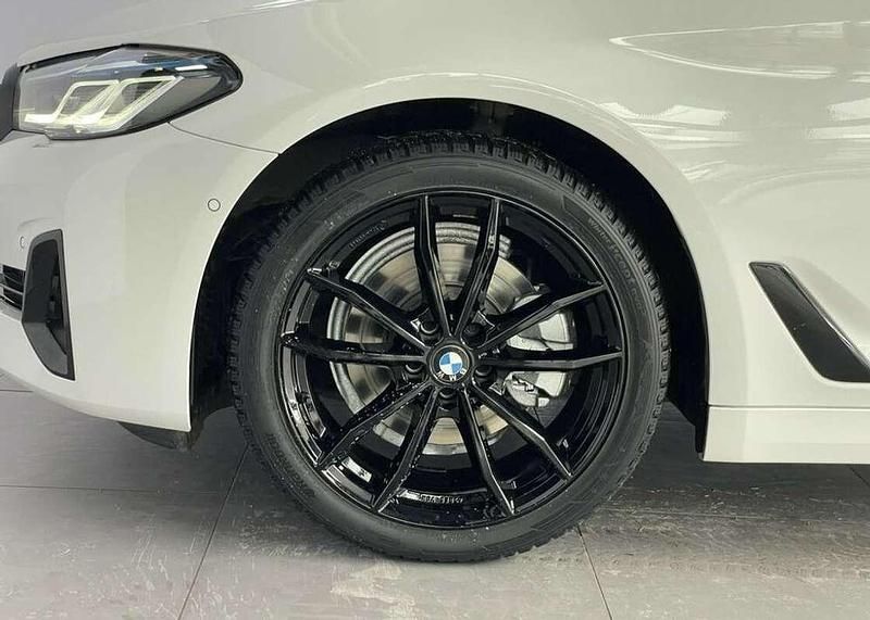 Gebraucht BMW 520 Performance 190 PS (139 kW) 2022 Weiß Kombi