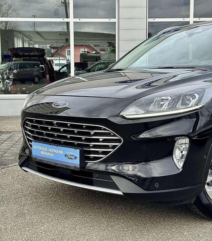 Gebraucht Ford Kuga Titanium 150 PS (110 kW) 2022 Schwarz SUV