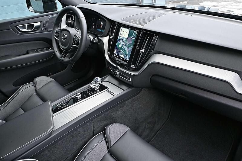 Gebraucht Volvo XC60 Plus 253 PS (186 kW) 2024 Blau SUV