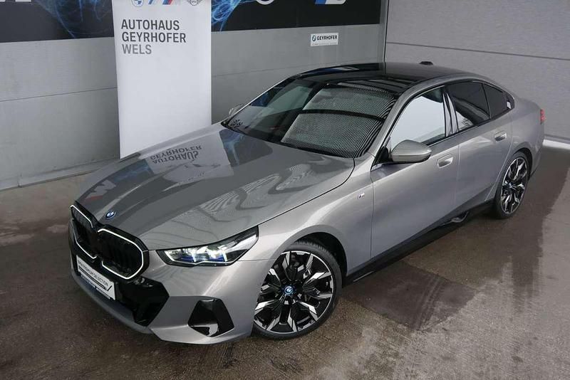 Gebraucht BMW i5 Shadowline 250 kW (340 PS) 2023 Oxidgrau metallic Limousine