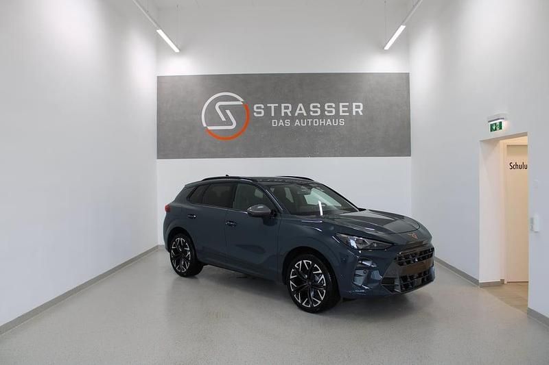 Neu Cupra Terramar 204 PS (150 kW) 2026 Dunkelblau  normal SUV
