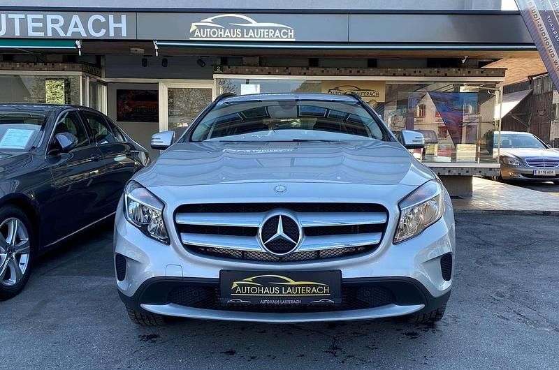 Gebraucht Mercedes GLA200 136 PS (100 kW) 2016 Silber SUV