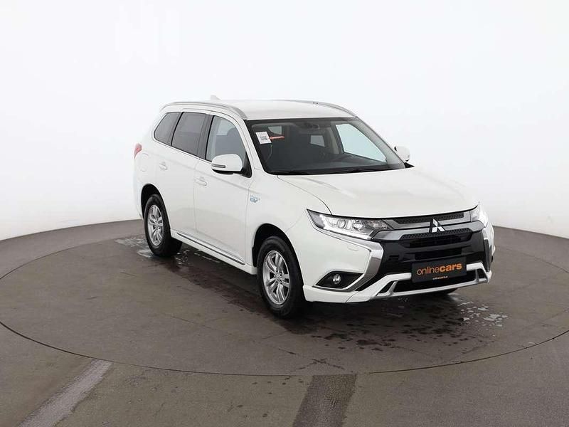 Gebraucht Mitsubishi Outlander P-HEV 135 PS (99 kW) 2020 Weiß SUV