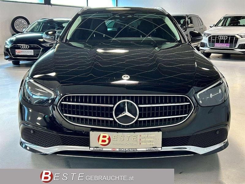 Gebraucht Mercedes E300 194 PS (142 kW) 2021 Schwarz Kombi