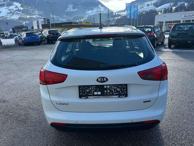 Gebraucht Kia Ceed Sportswagon 128 PS (94 kW) 2015 Weiß Kombi