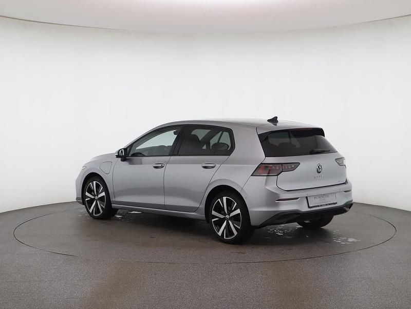 Gebraucht VW Golf VIII 204 PS (150 kW) 2025 Silber  metallic Limousine