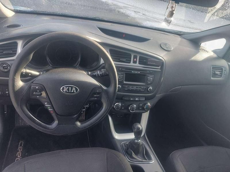 Gebraucht Kia Ceed 99 PS (72 kW) 2013 Schwarz Kleinwagen