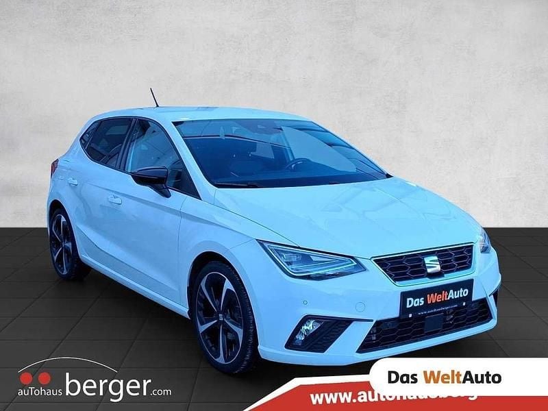 Weiss normal Gebraucht 2022 Seat Ibiza FR Limousine | € 17.490 (Fairer Preis) - Bild 1/4