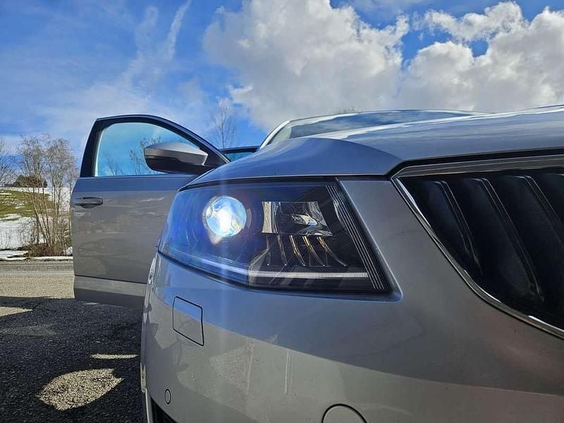 Gebraucht Skoda Octavia G-TEC Active 110 PS (80 kW) 2016 Silber Kombi