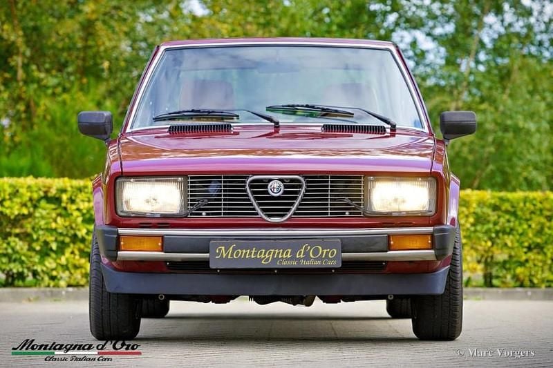 Gebraucht Alfa Romeo Alfetta 131 PS (96 kW) 1984 Rot Limousine