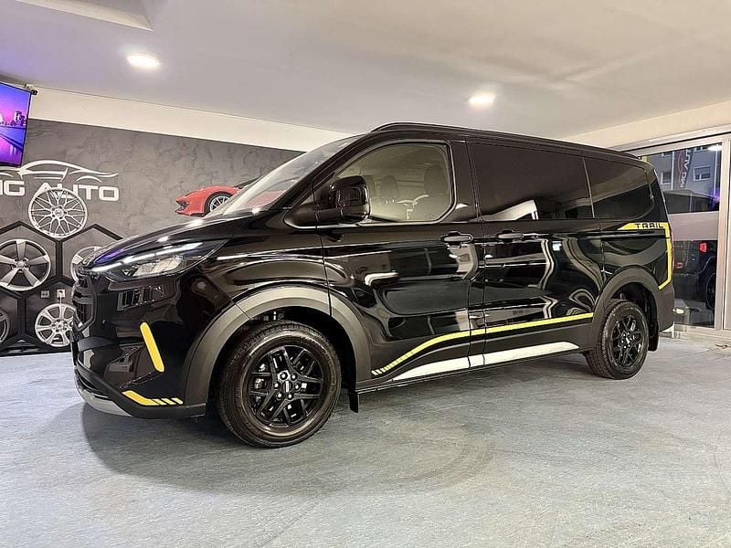 Gebraucht Ford Transit Custom 170 PS (125 kW) 2025 Schwarz Kombi